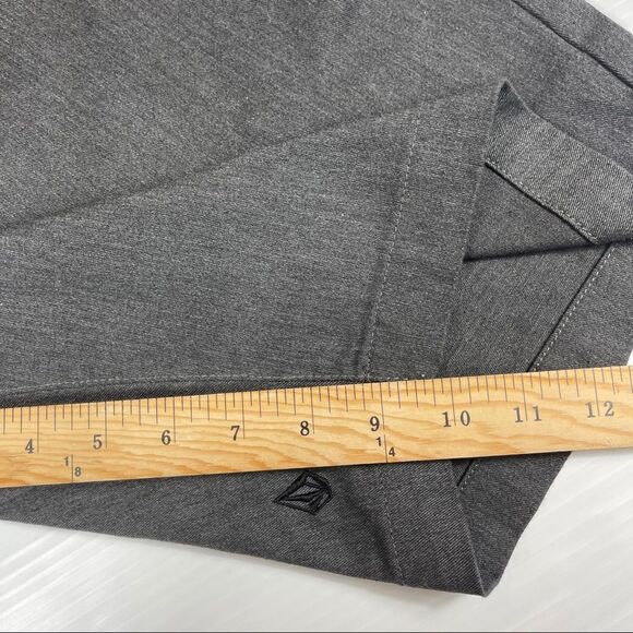 Volcom Shorts True To This Chino Men’s Size 38 Gray Flat Front - Picture 10 of 10